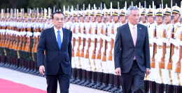 李克强同新加坡总理李显龙举行会谈