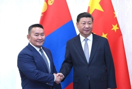 习近平会见蒙古国总统巴特图勒嘎