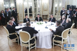 习近平出席中俄印领导人非正式会晤